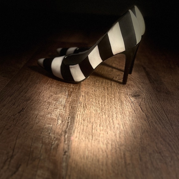 Heels - Picture 2 of 2